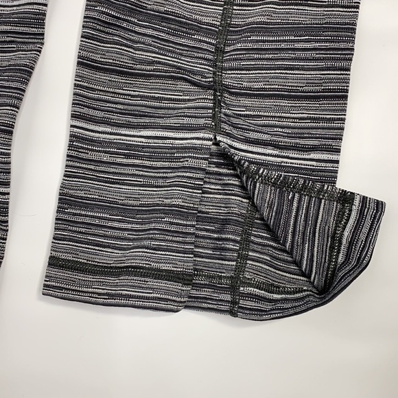 Lululemon Gather & Crow Crop II Capri 6 - Picture 7 of 10